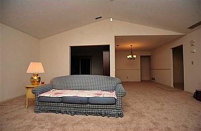 4th image of 902 Chapel Pines Dr W