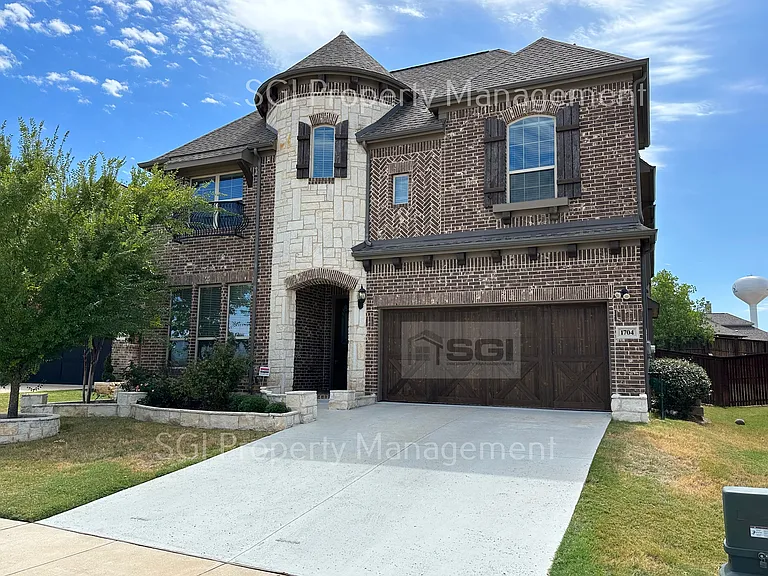 1704 Monahan Dr — Photo 3