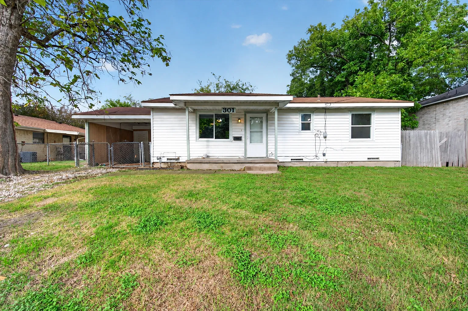 301 Dellis Street, Terrell, TX 75160 - — Photo 1