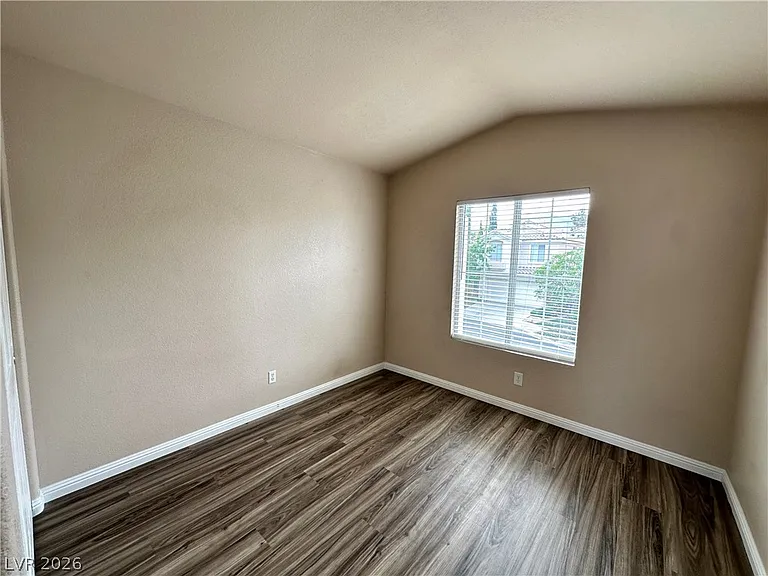 2024 Shining Feather Ln — Photo 29