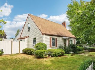 3 Rainbow Ter, Danvers, MA 01923