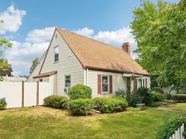 3 Rainbow Ter, Danvers, MA 01923