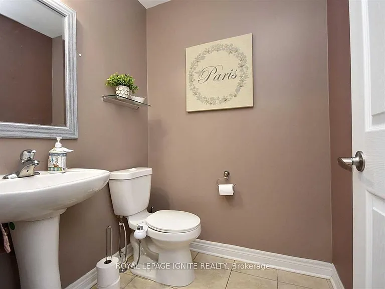 40 Cedar Lake Cres — Photo 19