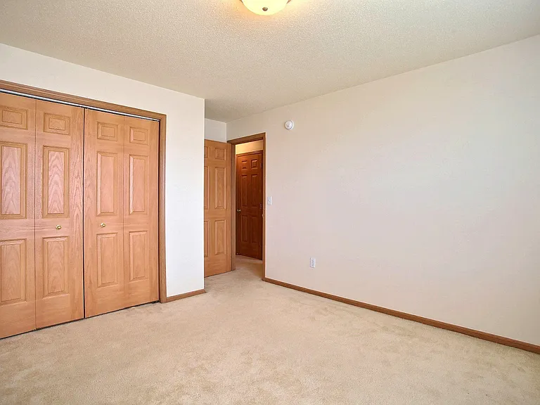 Fargo, ND Charleswood Townhomes | Bedroom