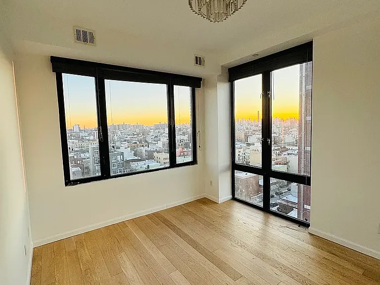 214 Richardson St #PENTHOUSE — Photo 12