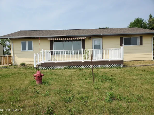 608 Hilltop Dr, Park River, ND 58270