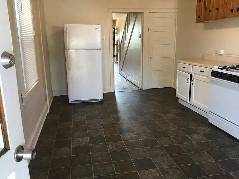 918 Jefferson Ave — Photo 4
