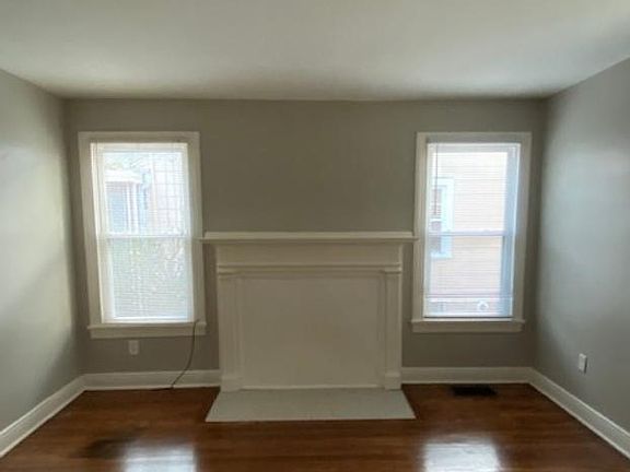 416 E Churchwell-Livingroom_11172021