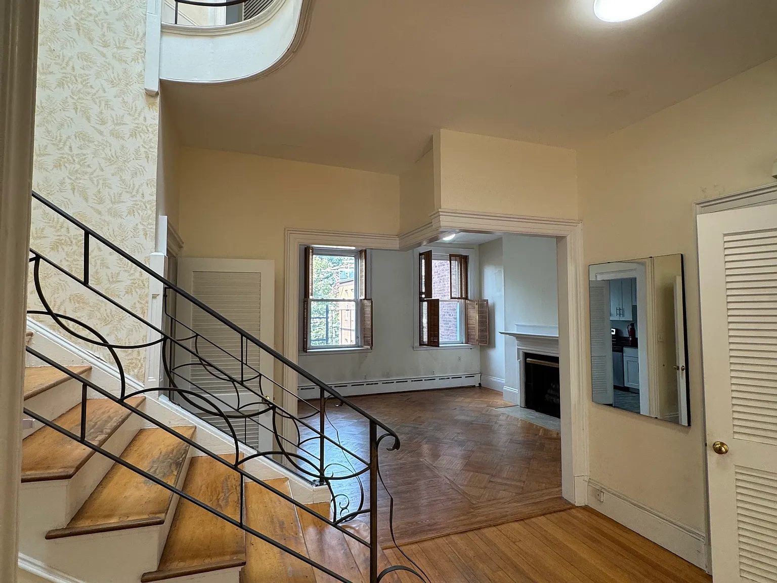 3 bed, 2.5 bath, 9999 sqft, $4,750 — Photo 4