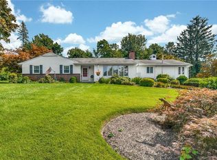 5 Powder Horn Hill Rd, Brookfield, CT 06804