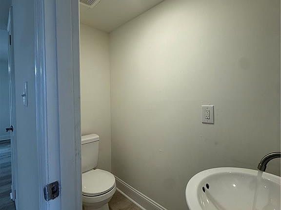 5th image of 1161 Boulevard