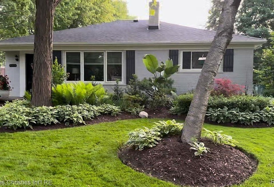 1st image of 31813 Sheridan Dr