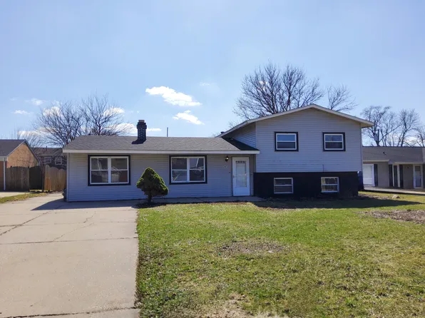 547 Redwood Rd, Bolingbrook, IL 60440