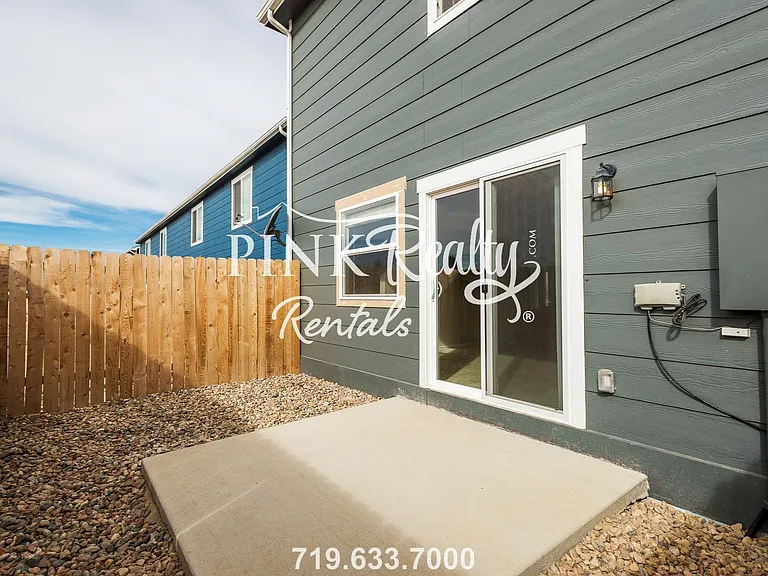 2325 Washo Cir — Photo 37