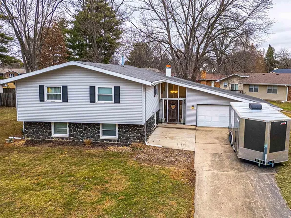 520 Vanderbilt Dr, Sherman, IL 62684