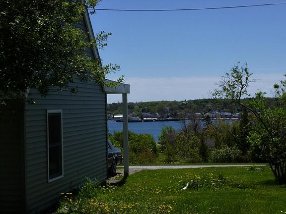 3rd image of 3 Balsam Ave