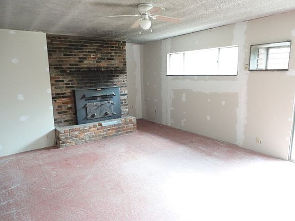5th image of 405 W Evans Ave