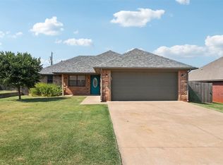 2908 Lacey Dr, Chickasha, OK 73018