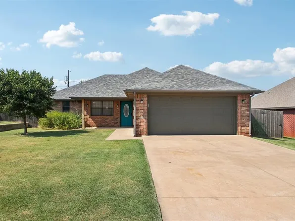 2908 Lacey Dr, Chickasha, OK 73018