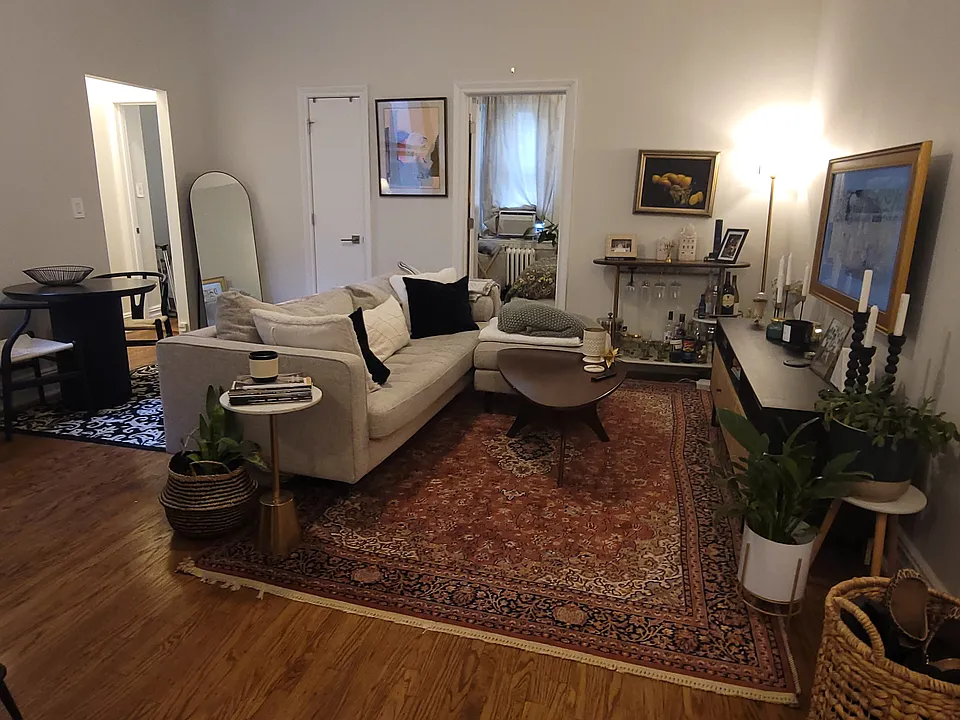 372 Saint Johns Pl #34