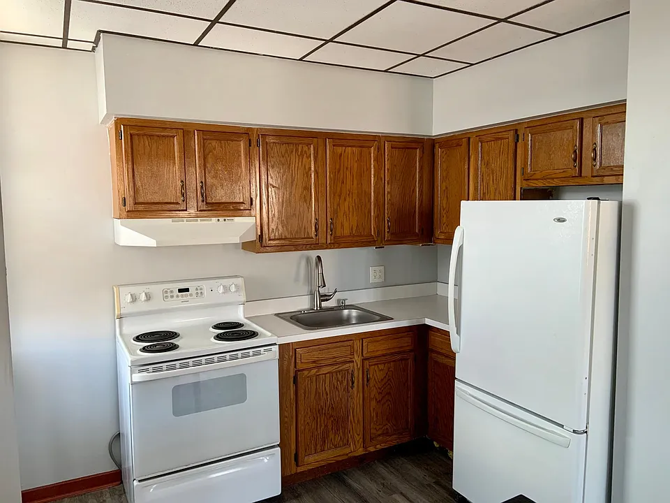 2250 S 9th St #2-F