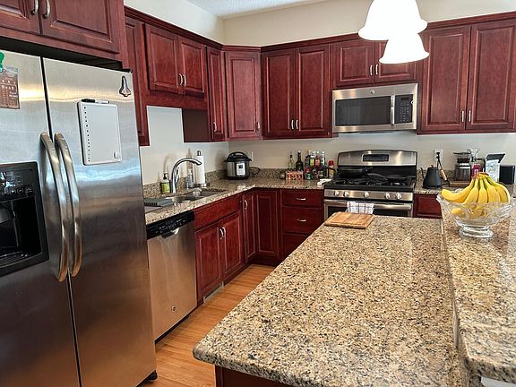 3rd image of 90 Gianna Dr