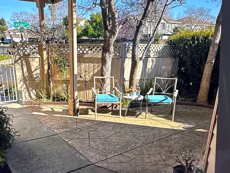 200 Larkspur Dr — Photo 6