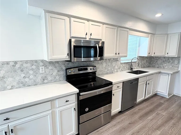 3019 Keats Dr — Photo 12