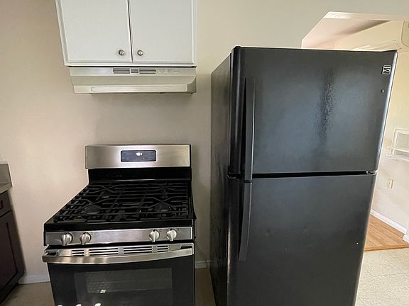 2nd image of 2771 1/2 G St