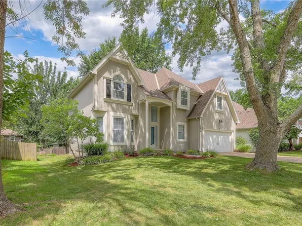 14618 S Kaw Dr, Olathe, KS 66062