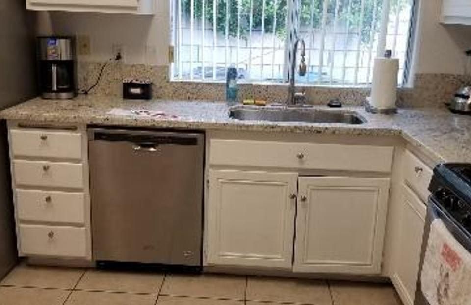 2nd image of 65572 Avenida Barona