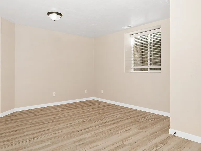 14192 W Chadford Dr — Photo 13