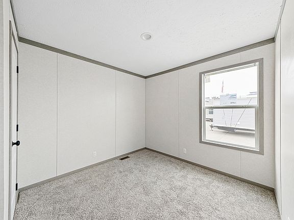 4th image of 1131 Stoneridge Dr