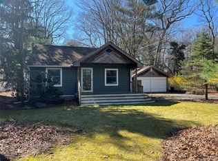 76 Mount Pleasant Rd, Smithtown, NY 11787