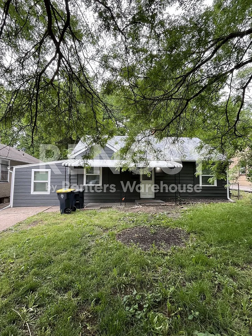 Cozy Rehabbed 4 Bed, 2 Bath Ranch Home with New Appliances - Schedule your self-guided tour today :) — Photo 1