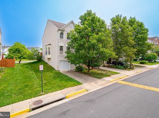 9445 Lanae Ln, Manassas Park, VA 20111