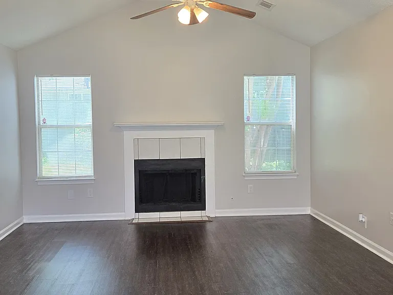 1504 Cain Ct N — Photo 4