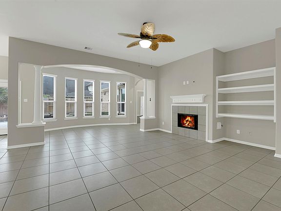4th image of 28507 Spiceberry Dr