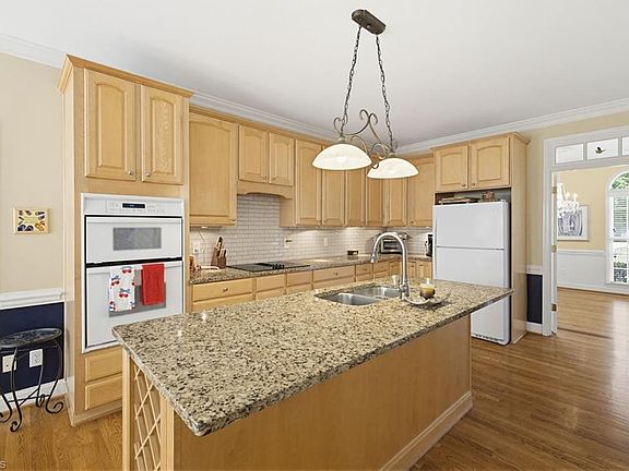 4th image of 3807 Middlebury Way