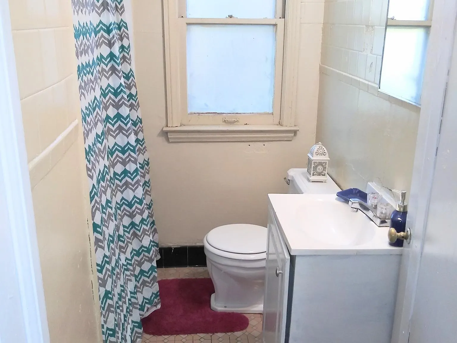 3 bed, 1000 sqft, $1,200 — Photo 3