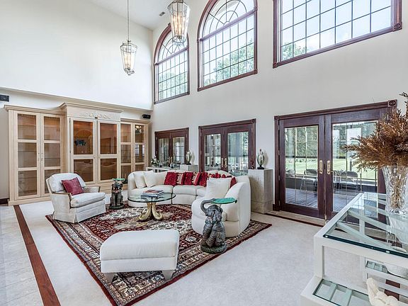 5th image of 5274 Thornhill Ct