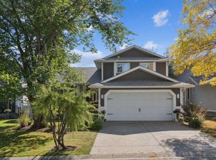 41 NW Shannon Cir SW, Calgary, AB T2Y 2K4