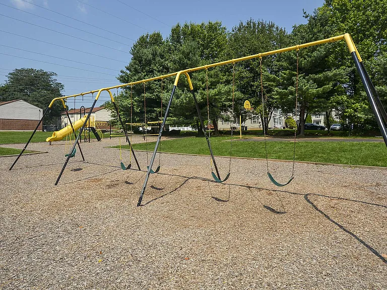 River Pointe — Photo 16
