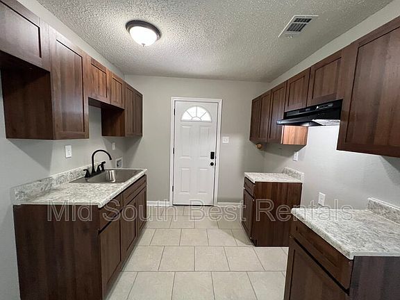 4th image of 1785 Tampa Cv