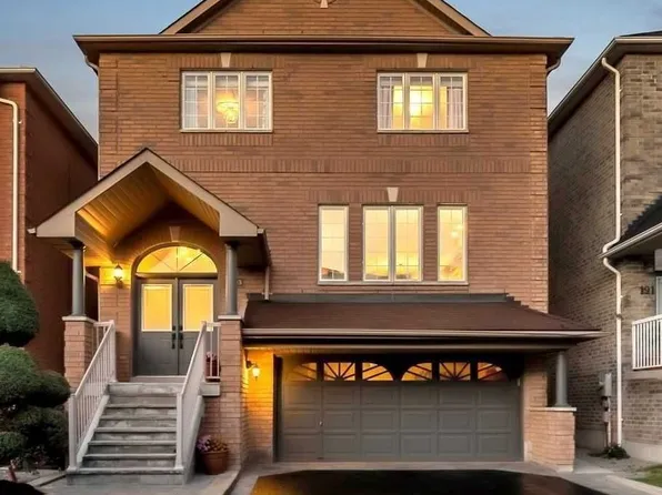 193 Dean Burton Ln, Newmarket, ON L3X 3C4