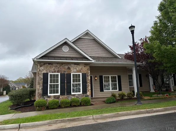 621 Capstone Dr, Lynchburg, VA 24502