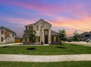 902 Lauren Dr, Midlothian, TX 76065