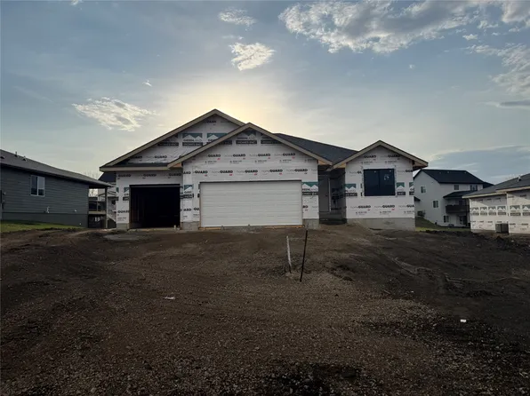 3328 NW Brookside Dr, Grimes, IA 50111