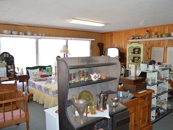 3rd image of 7728 Knapp Rd