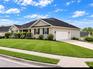 930 Oak Hill Ct, Troy, OH 45373